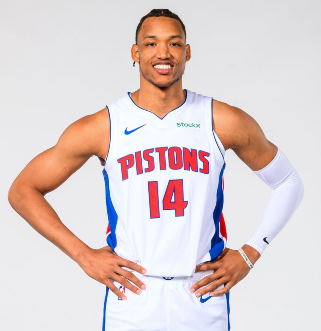 杏彩体育直播-关于湖人年轻球员摩尔表现抢眼，赢得主帅赞赏的信息