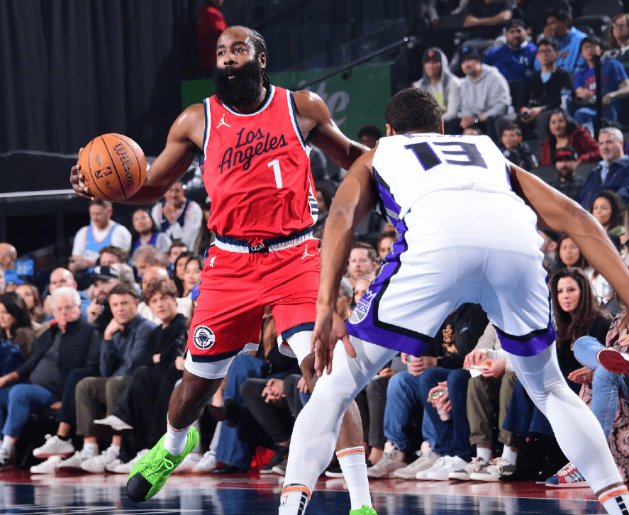 包含蒙彼利埃惜败，客场输球仍保榜首位置的词条