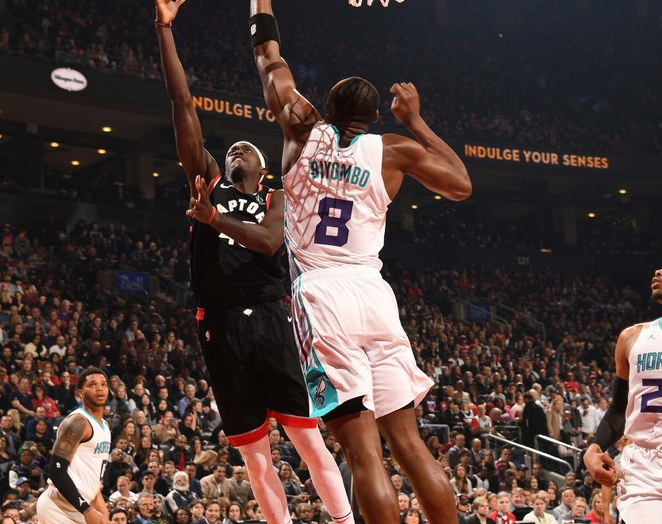 黄蜂爆冷击败对手,季后赛出人意料的简单介绍 黄蜂爆冷击败对手,季后赛出人意料的简单介绍