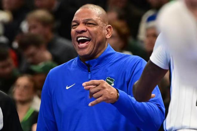 关于快船主帅里弗斯遭质疑球队面临重建的信息