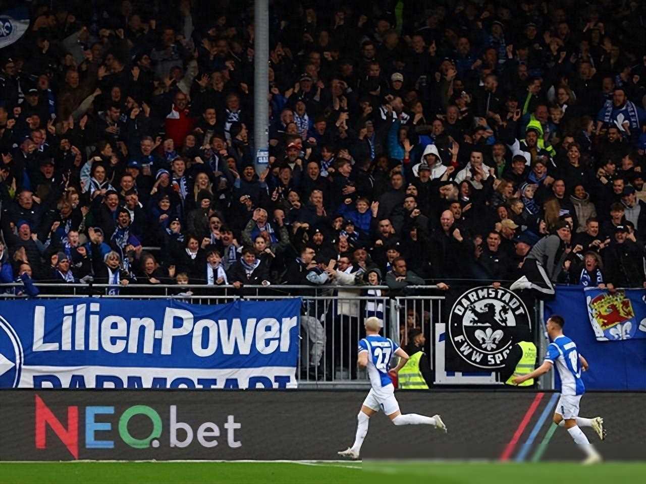 杏彩体育app-关于德甲榜首保持不变，竞争激烈仍在继续的信息