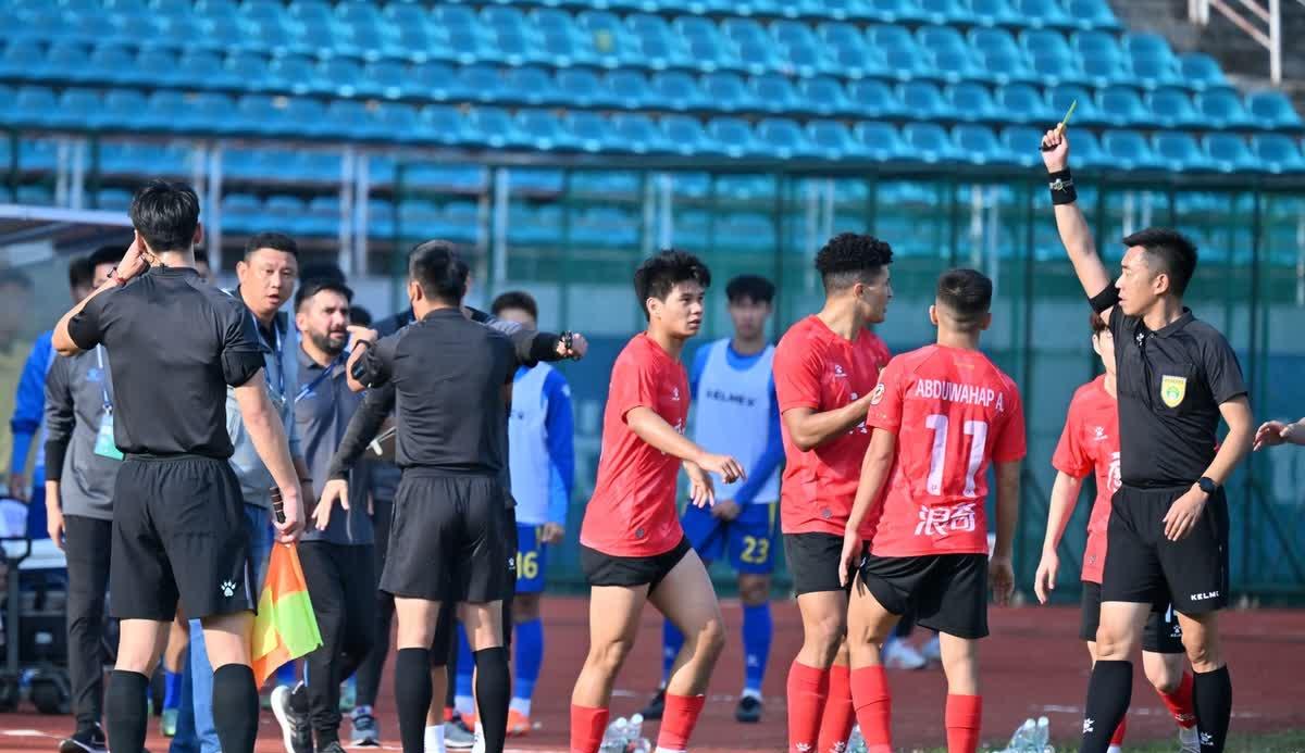 关于在广州队赛场上演中超，碾压，引发观众齐声高喊的信息