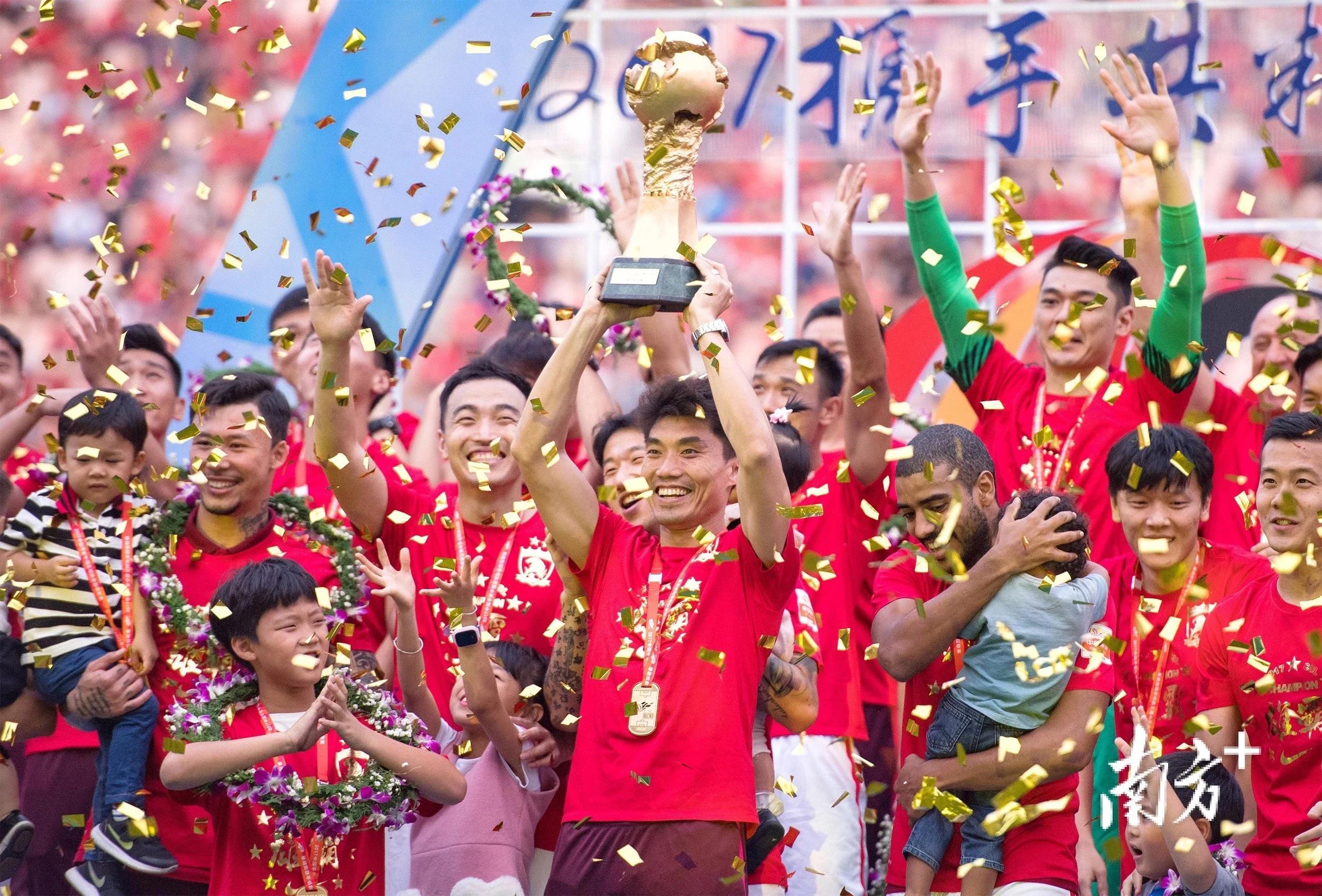 关于在广州队赛场上演中超，碾压，引发观众齐声高喊的信息