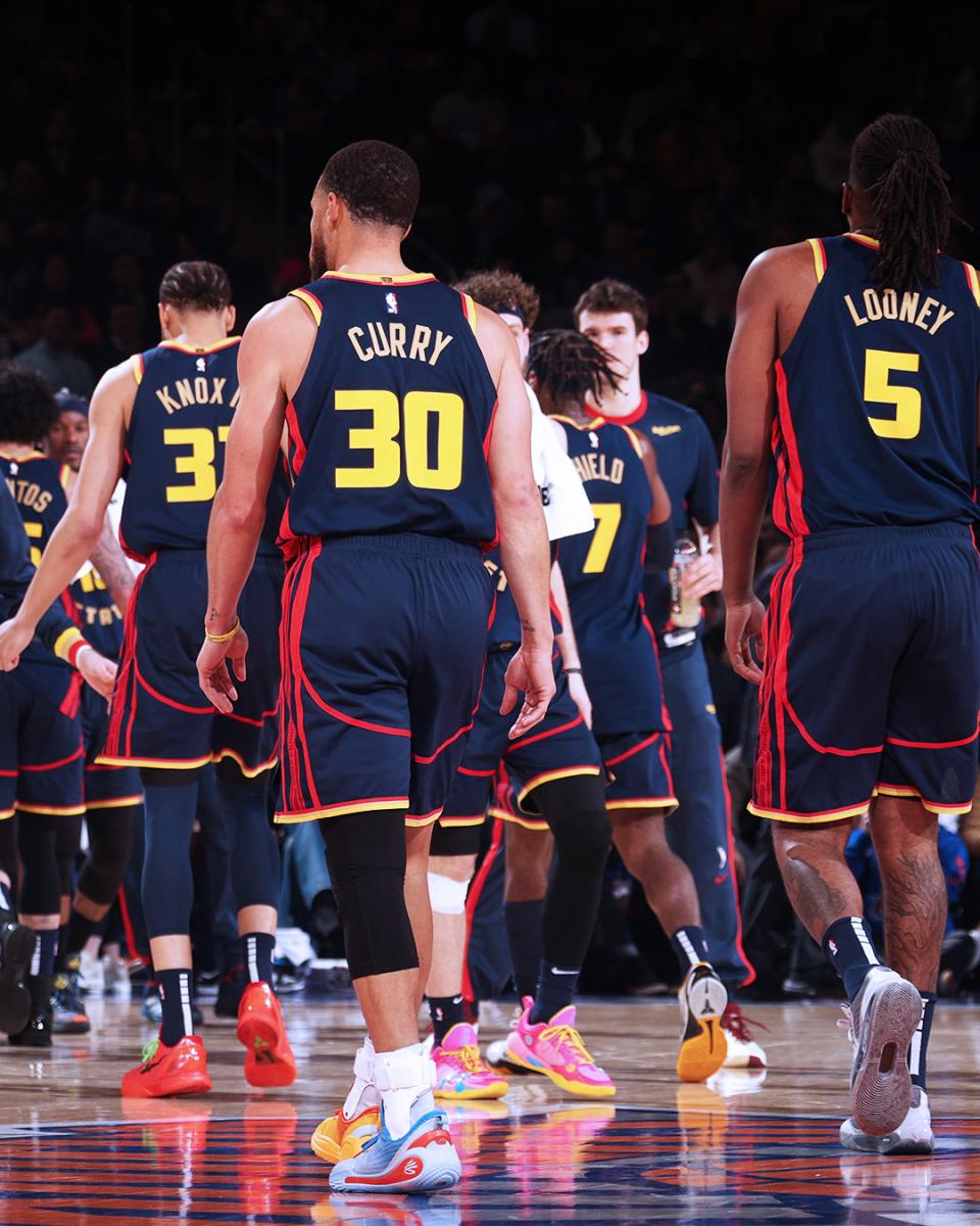 勇士之战！世界冠军与新秀激烈对决的简单介绍