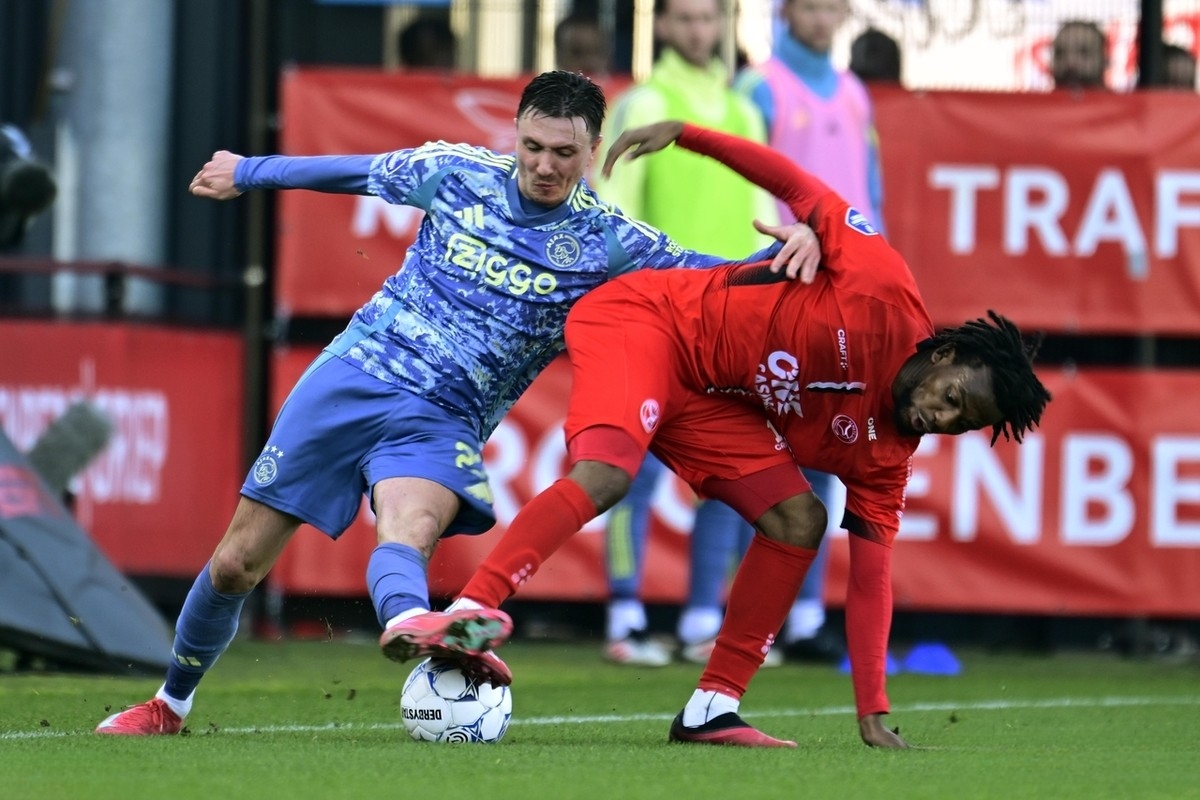 欧罗巴杯半决赛,英格兰队再胜意大利 欧罗巴杯半决赛,英格兰队再胜意大利