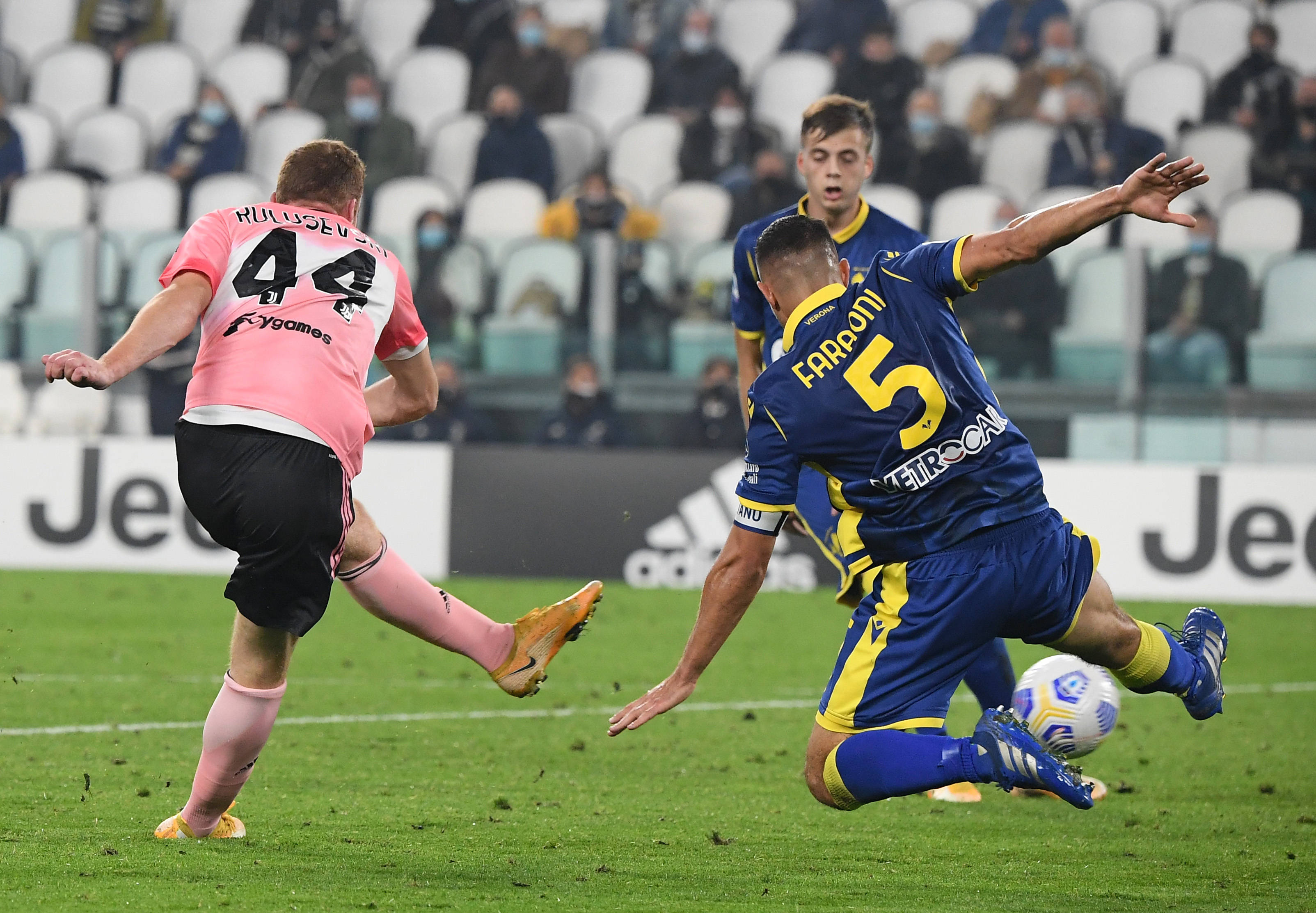 杏彩体育官网入口-包含反戈一击！球队发现对手破绽，反击得分的词条