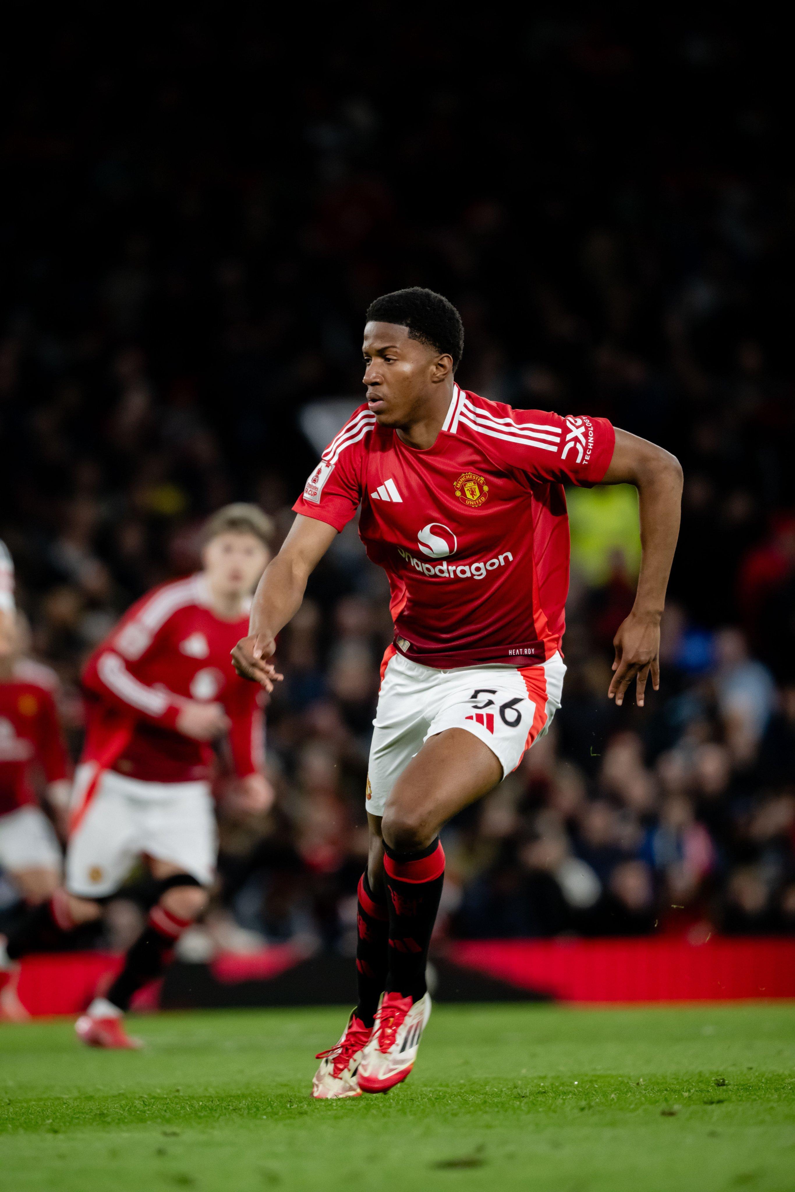 英格兰队在预选赛领跑，实力雄厚