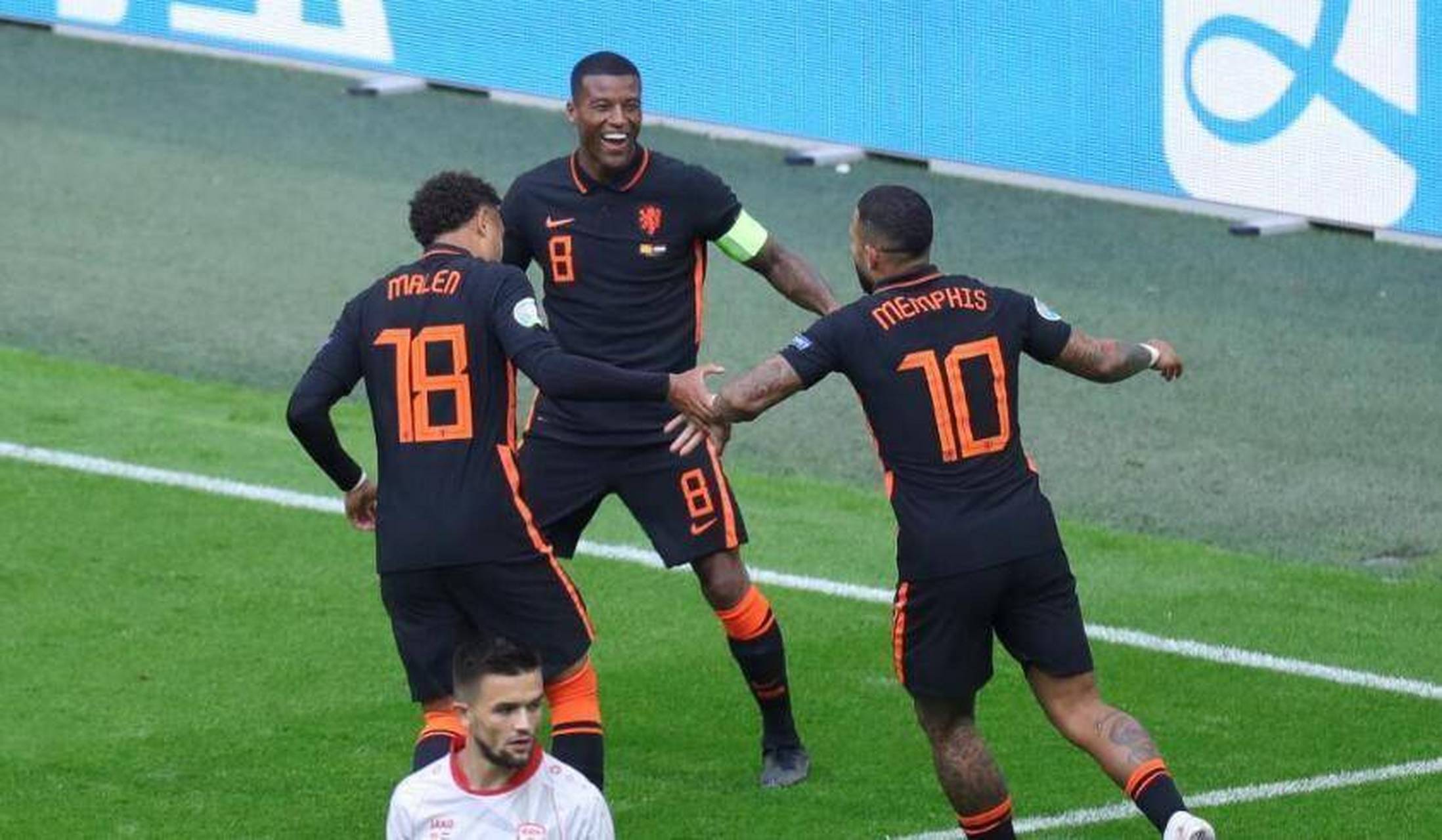 荷兰队豪取连胜，欧预赛晋级形势看涨的简单介绍