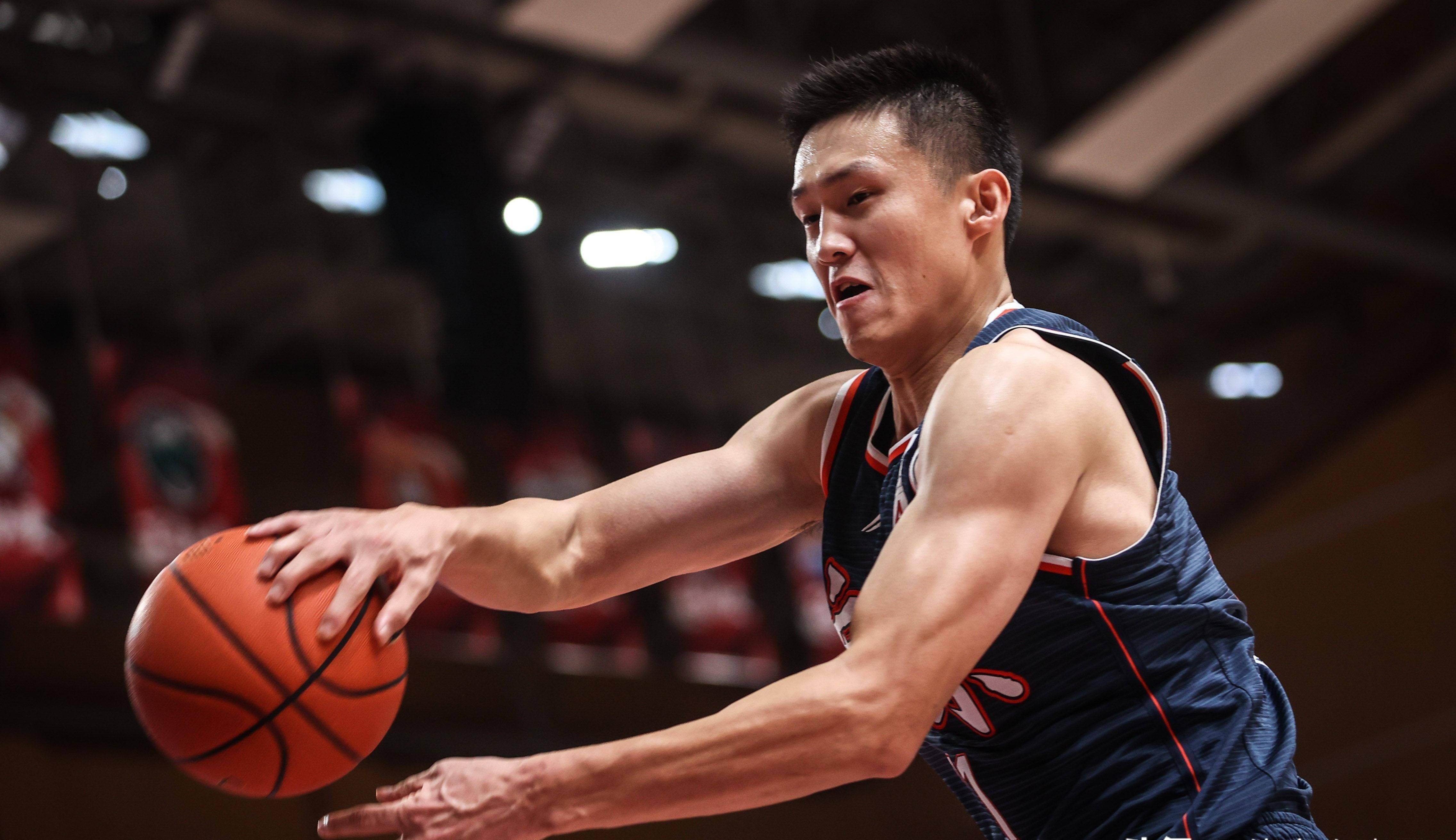 关于篮球教练发布在线训练视频,鼓励球迷保持锻炼的信息 关于篮球教练发布在线训练视频,鼓励球迷保持锻炼的信息