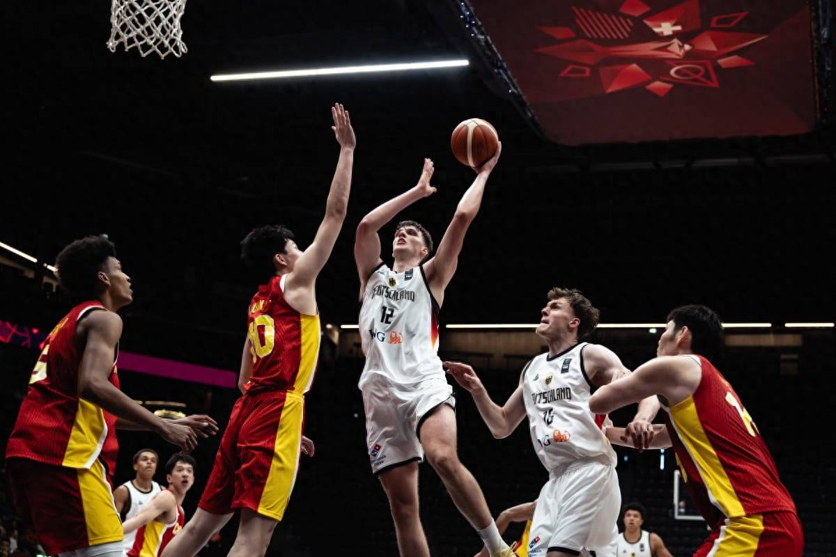 杏彩体育登录-世界杯篮球赛事拉开帷幕，精彩程度令人期待