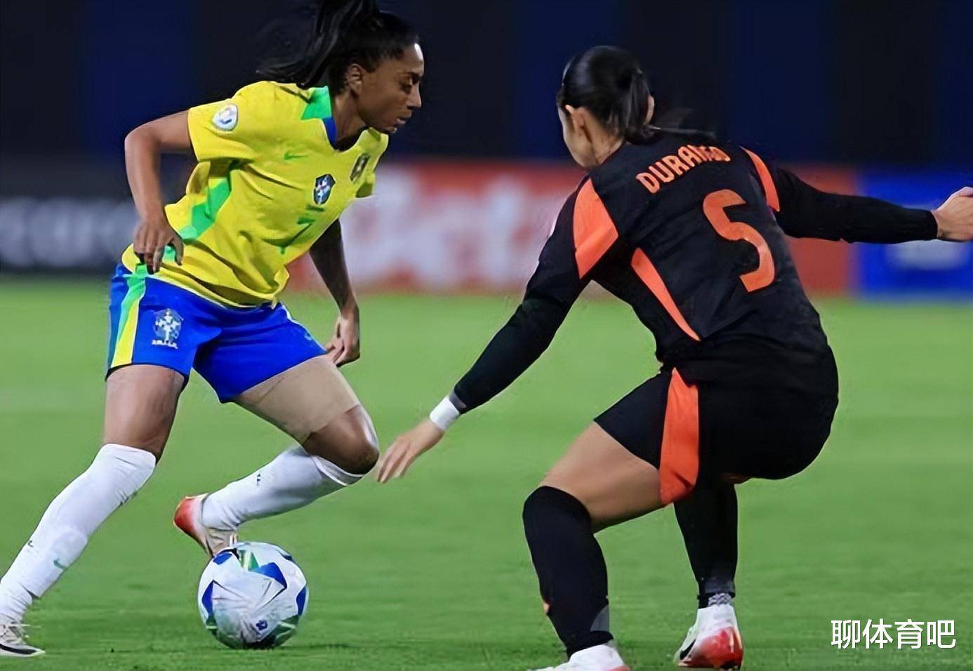 乌拉圭女足在比赛中展现无敌实力