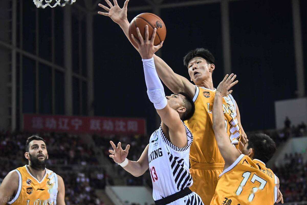 关于沙尔克遭遇四连败,球队危险境地的信息 关于沙尔克遭遇四连败,球队危险境地的信息