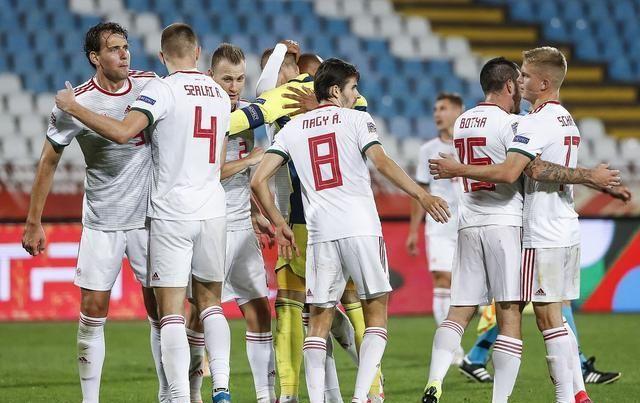 包含欧锦赛精彩对决,球员斗志昂昂的词条 包含欧锦赛精彩对决,球员斗志昂昂的词条