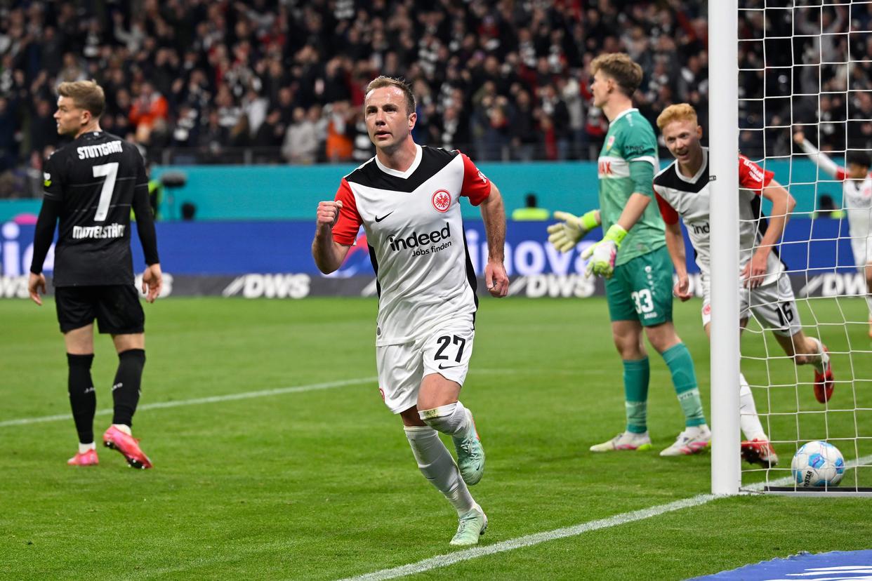 斯图加特球队在比赛中遭遇困境，需调整战术的简单介绍