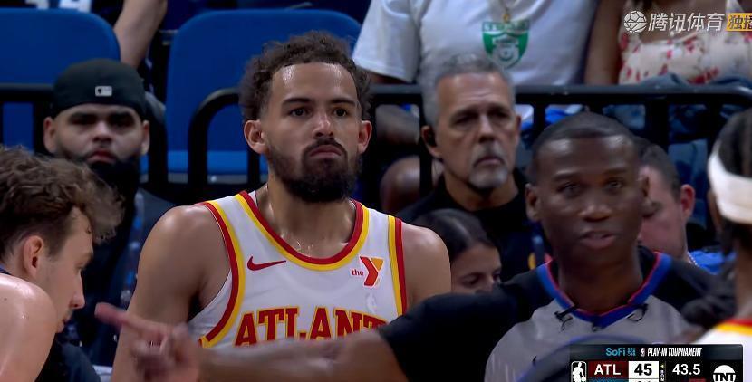 老鹰逆转魔术：特雷-杨独得分帮助球队取胜的简单介绍