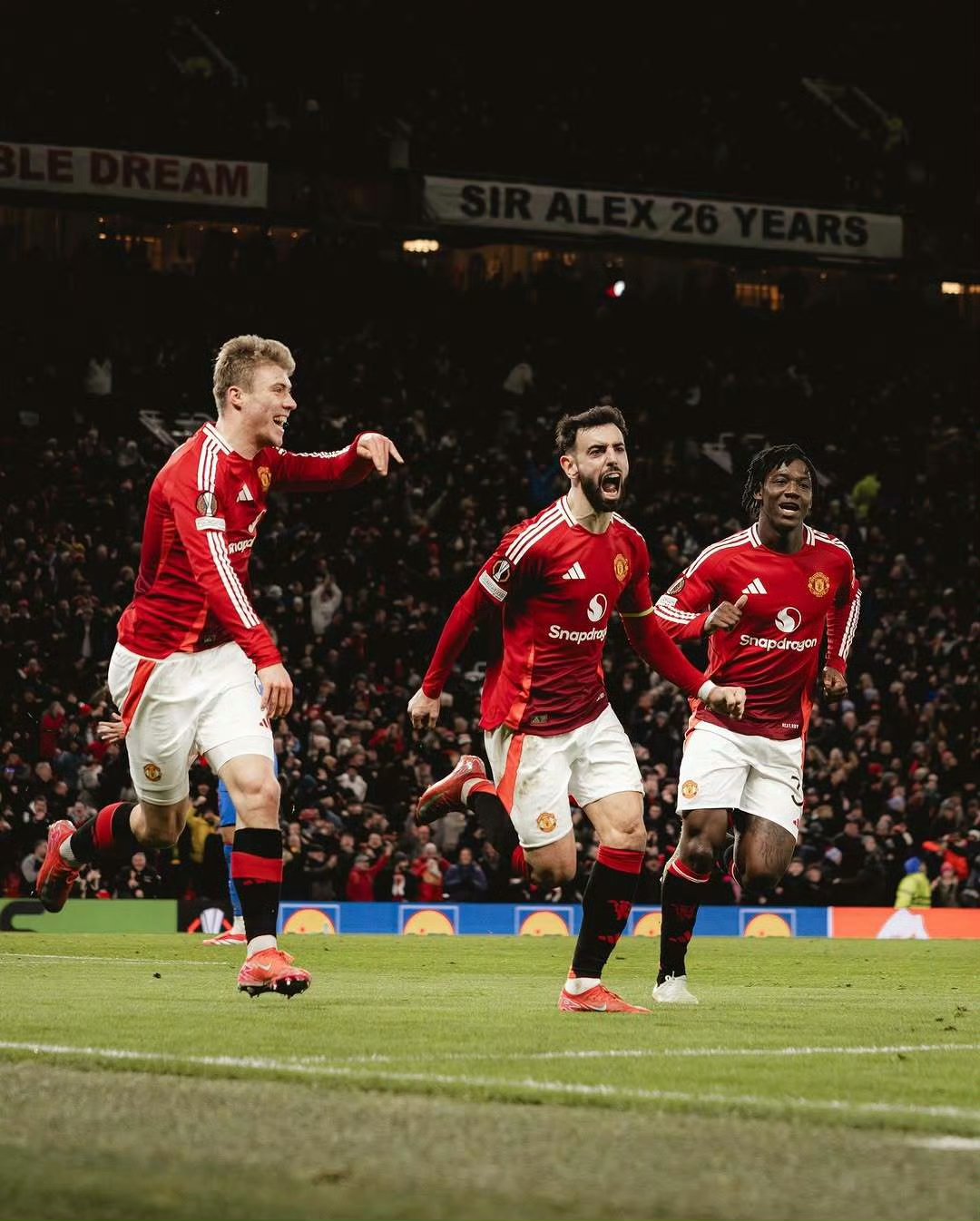 包含曼联传来好消息，球队核心恢复训练的词条