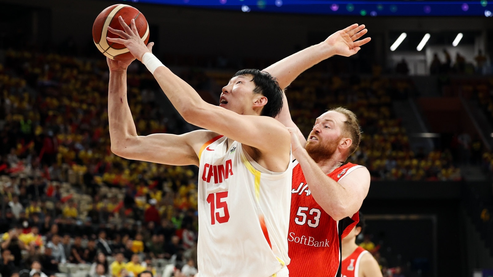 亚洲强队雄起，球场对决惊险刺激的简单介绍