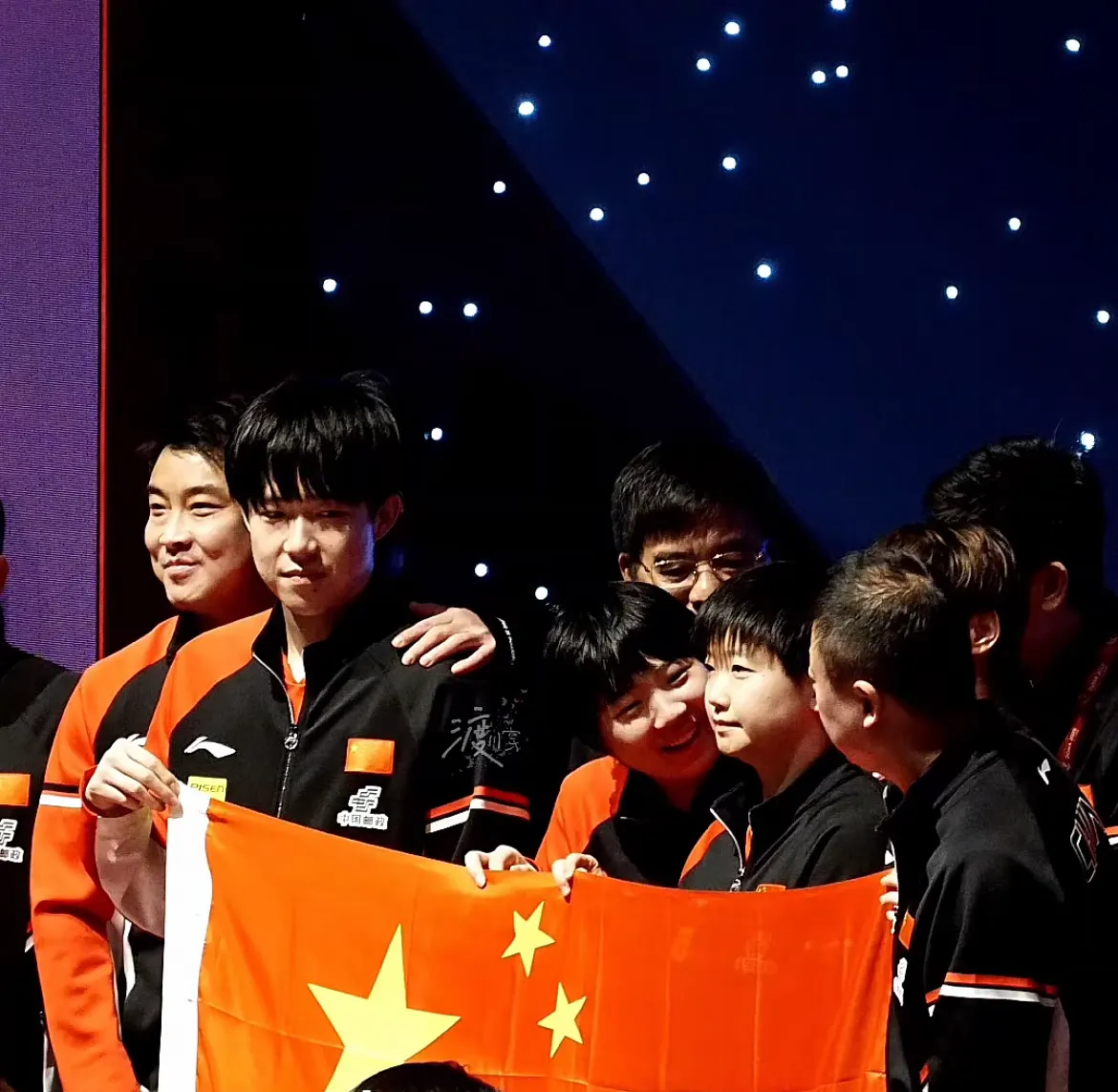 杏彩体育app下载-经典对决：德甲劲旅战胜冠军队夺得奖杯的简单介绍