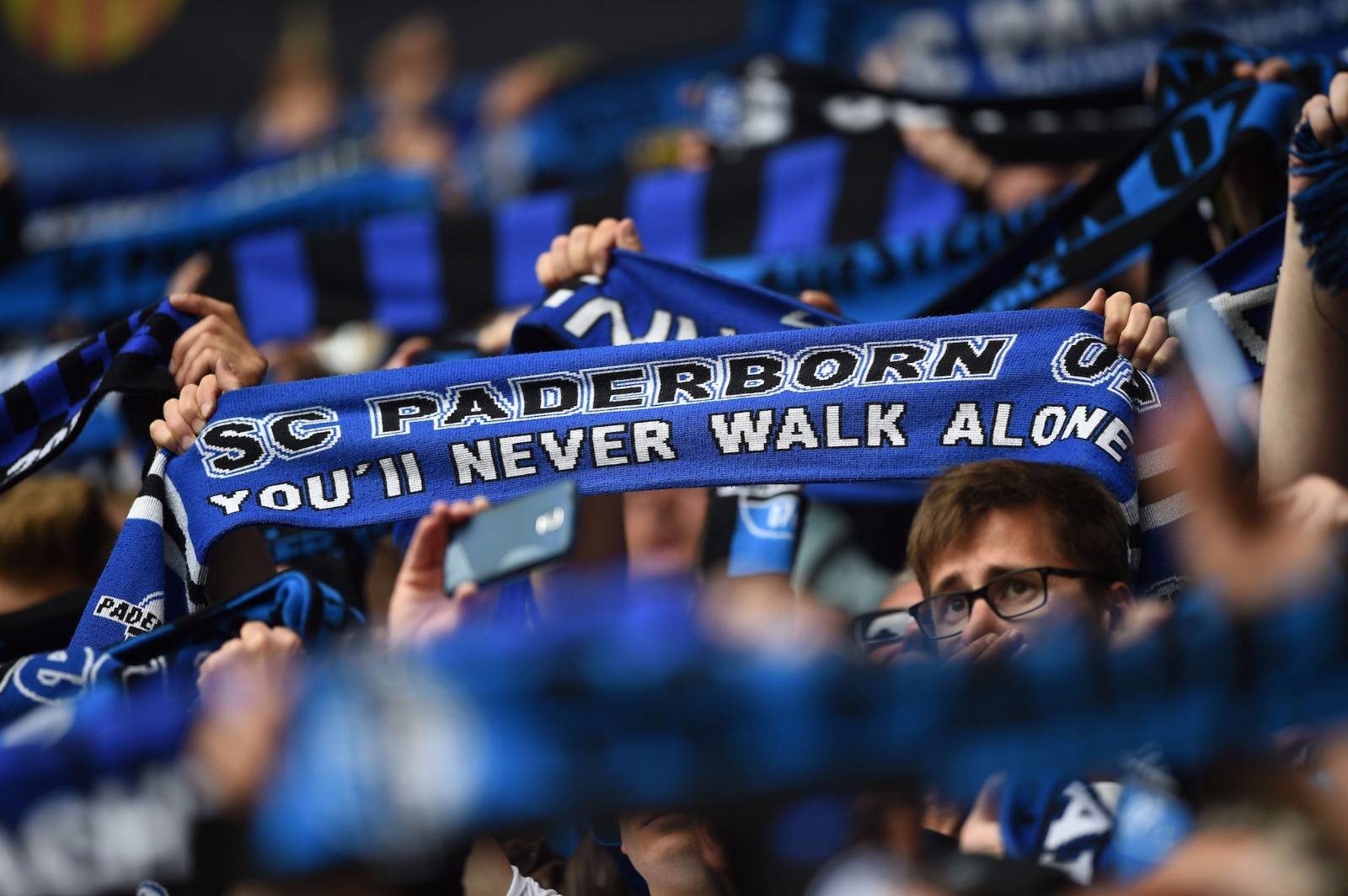 纷繁对垒！欧洲球赛强队厮杀，球迷狂热的简单介绍