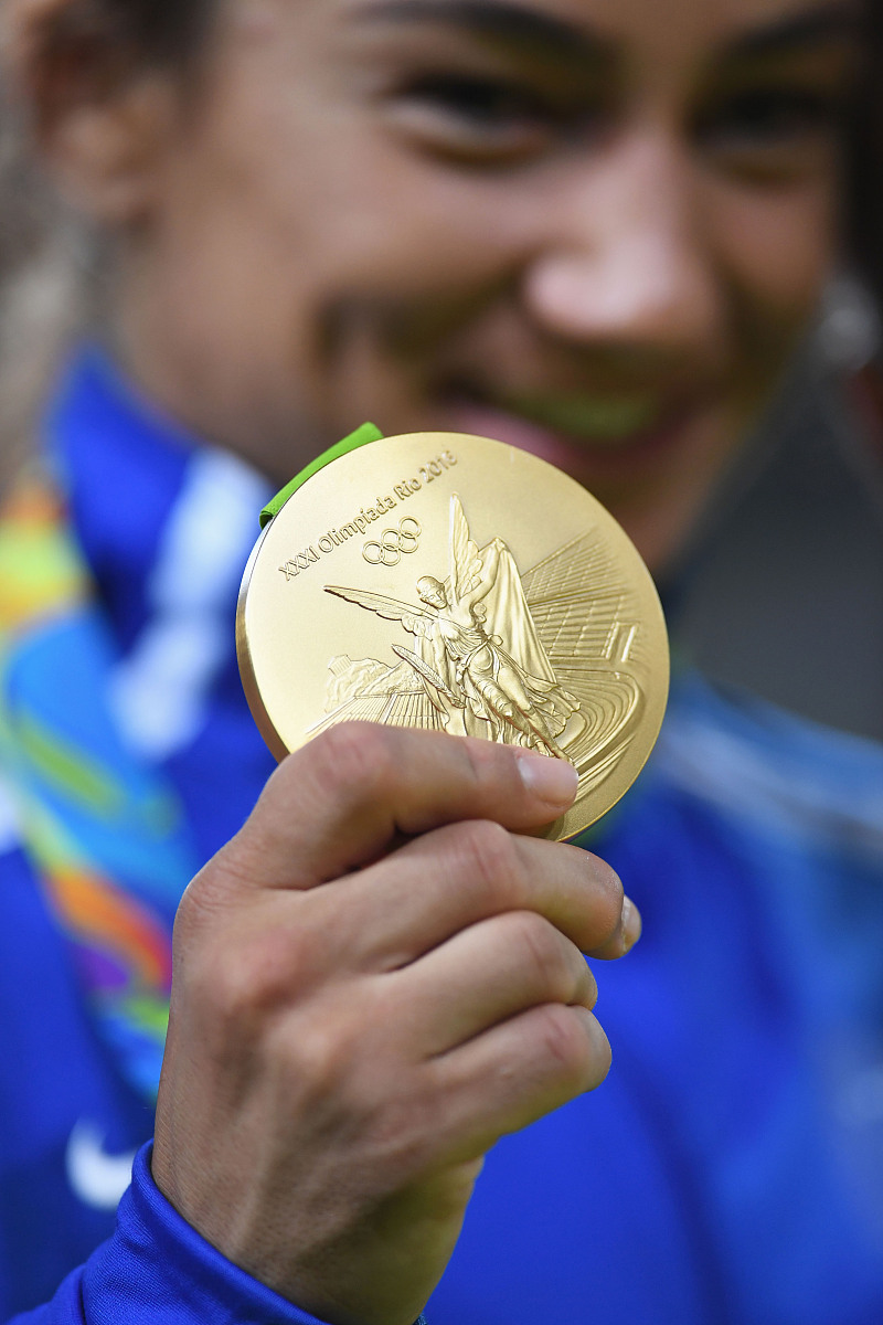 土耳其运动员在拳击比赛中斩获金牌