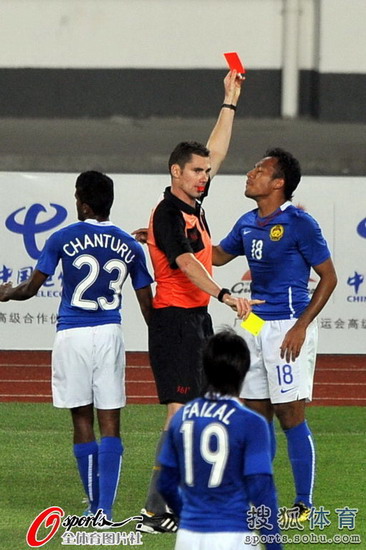 马来西亚球队意外胜出，晋级淘汰赛