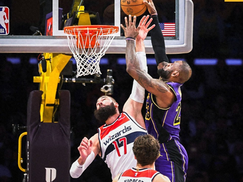 快船险胜湖人摆脱失利