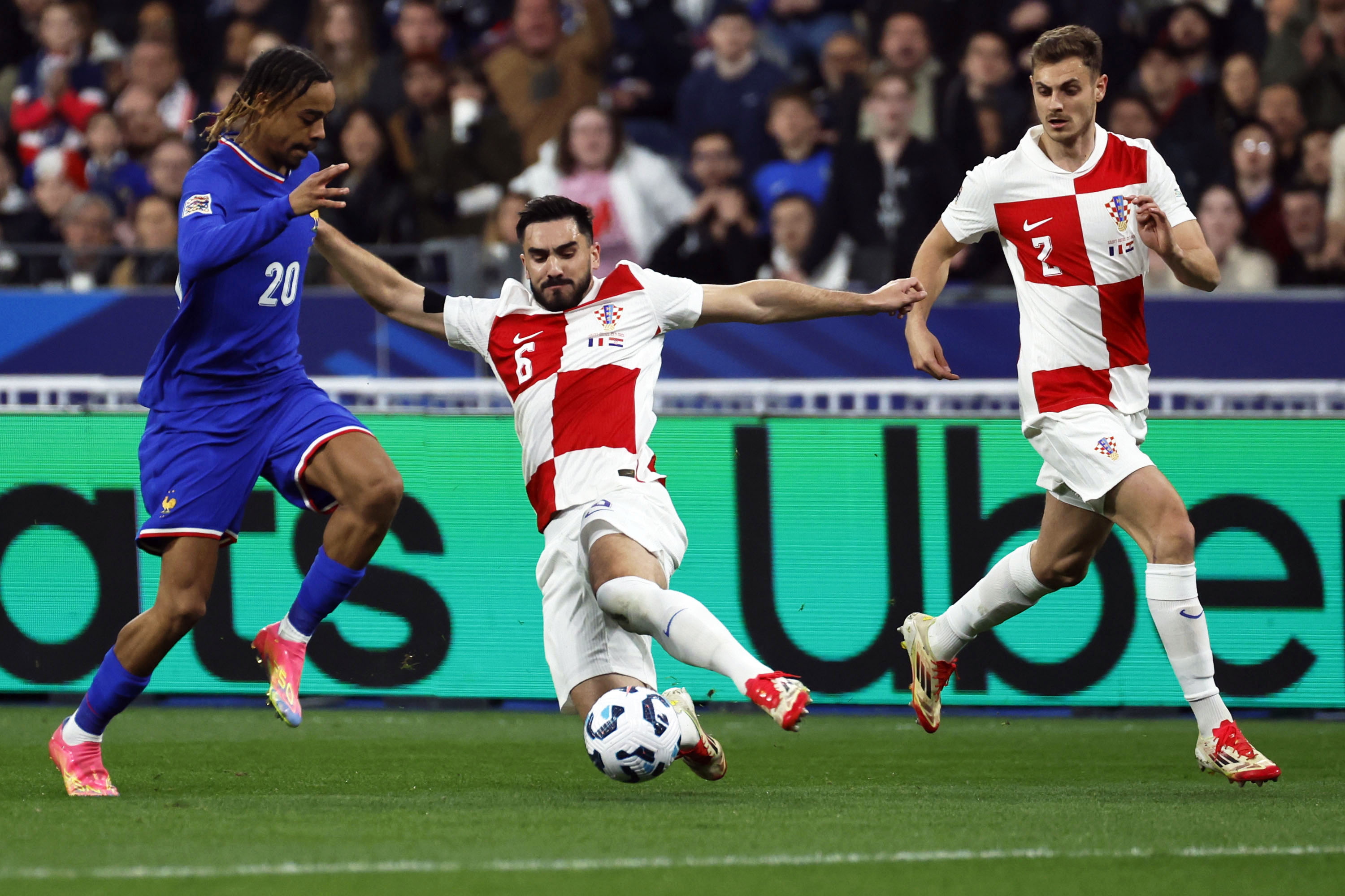 欧国联的对决精彩继续的简单介绍